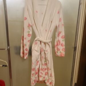 Floral Pink and White Women's Robe